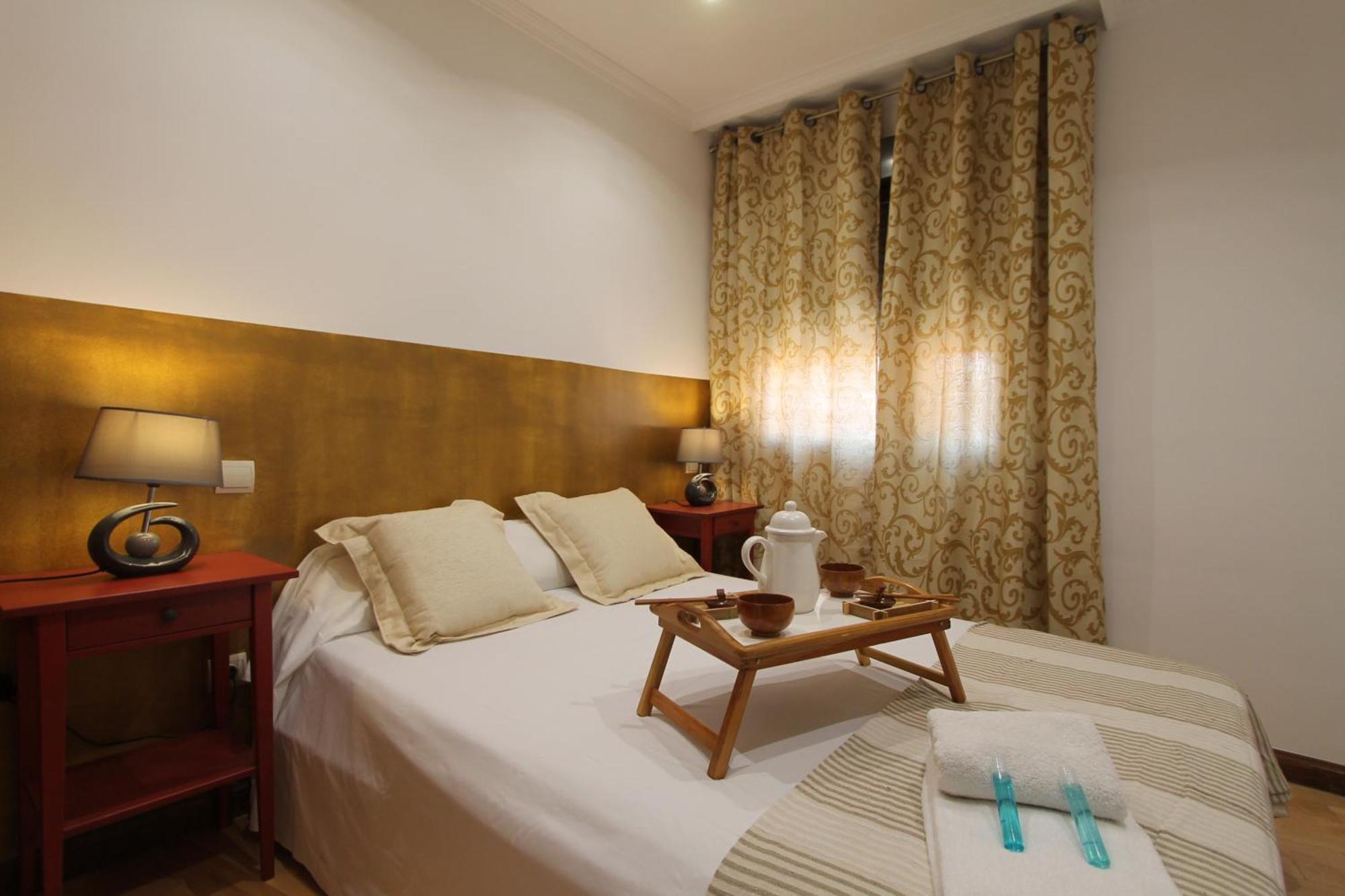 Apartamentos Adelfas Madrid Exterior photo