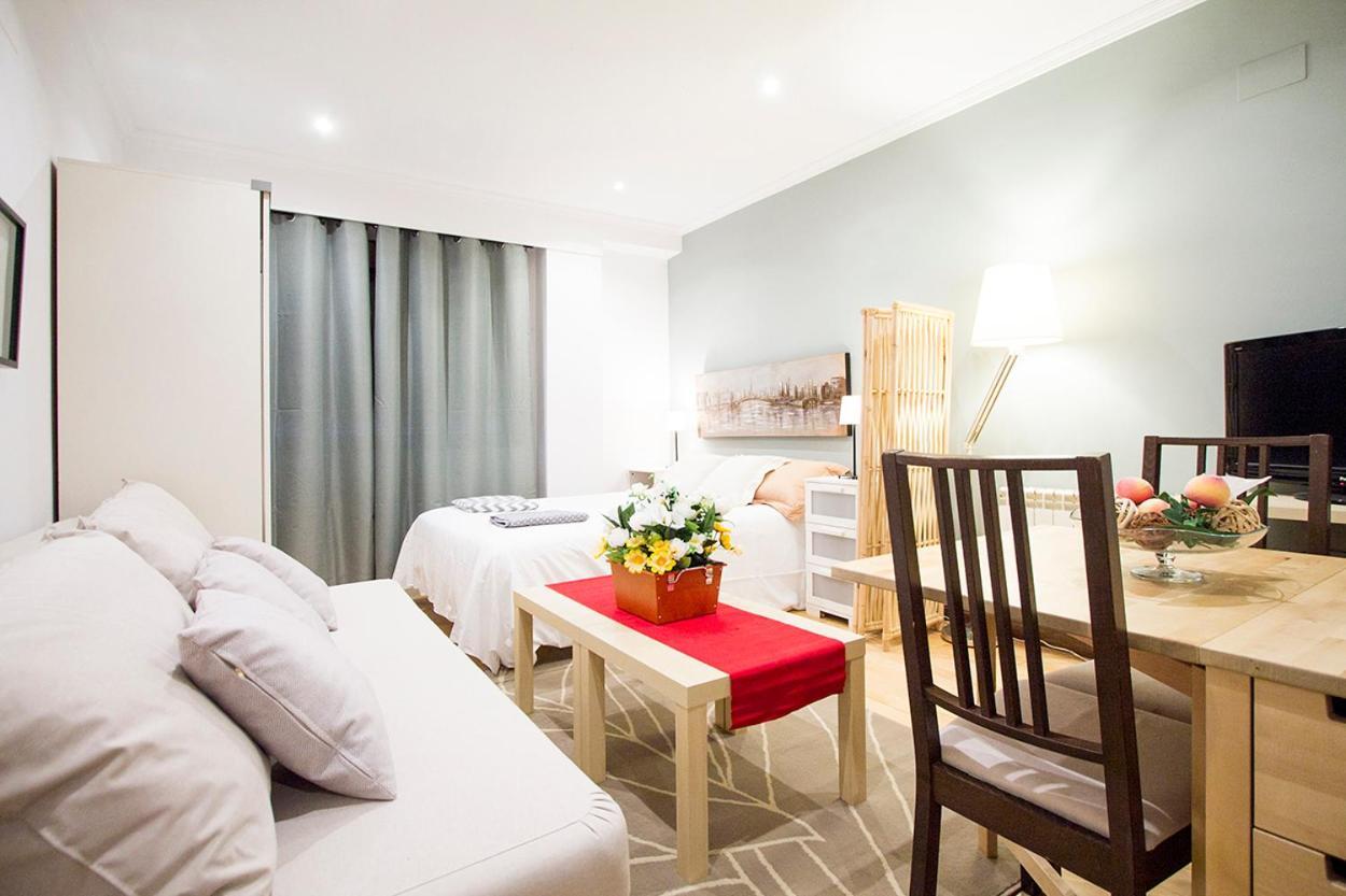 Apartamentos Adelfas Madrid Exterior photo