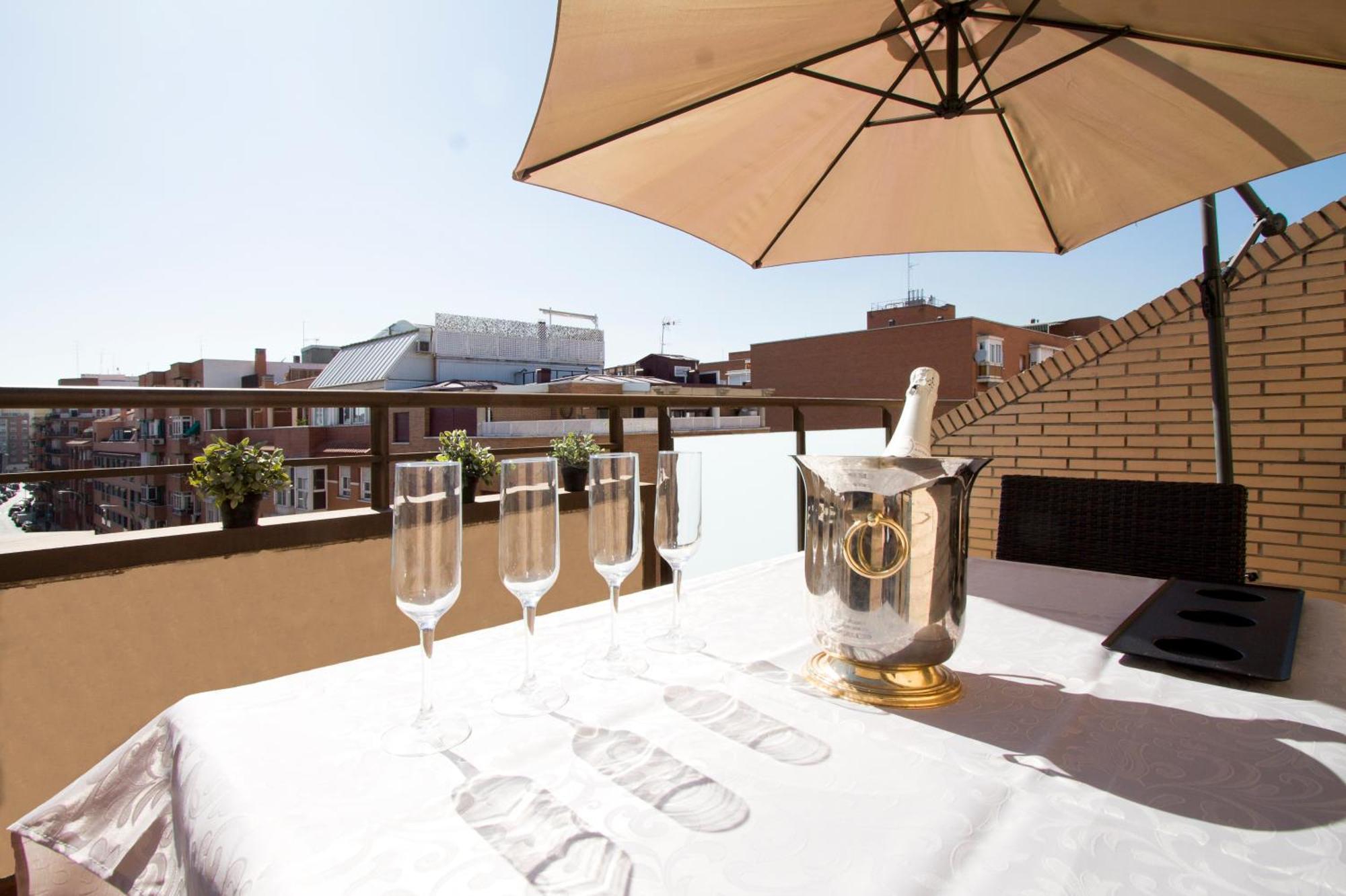 Apartamentos Adelfas Madrid Exterior photo