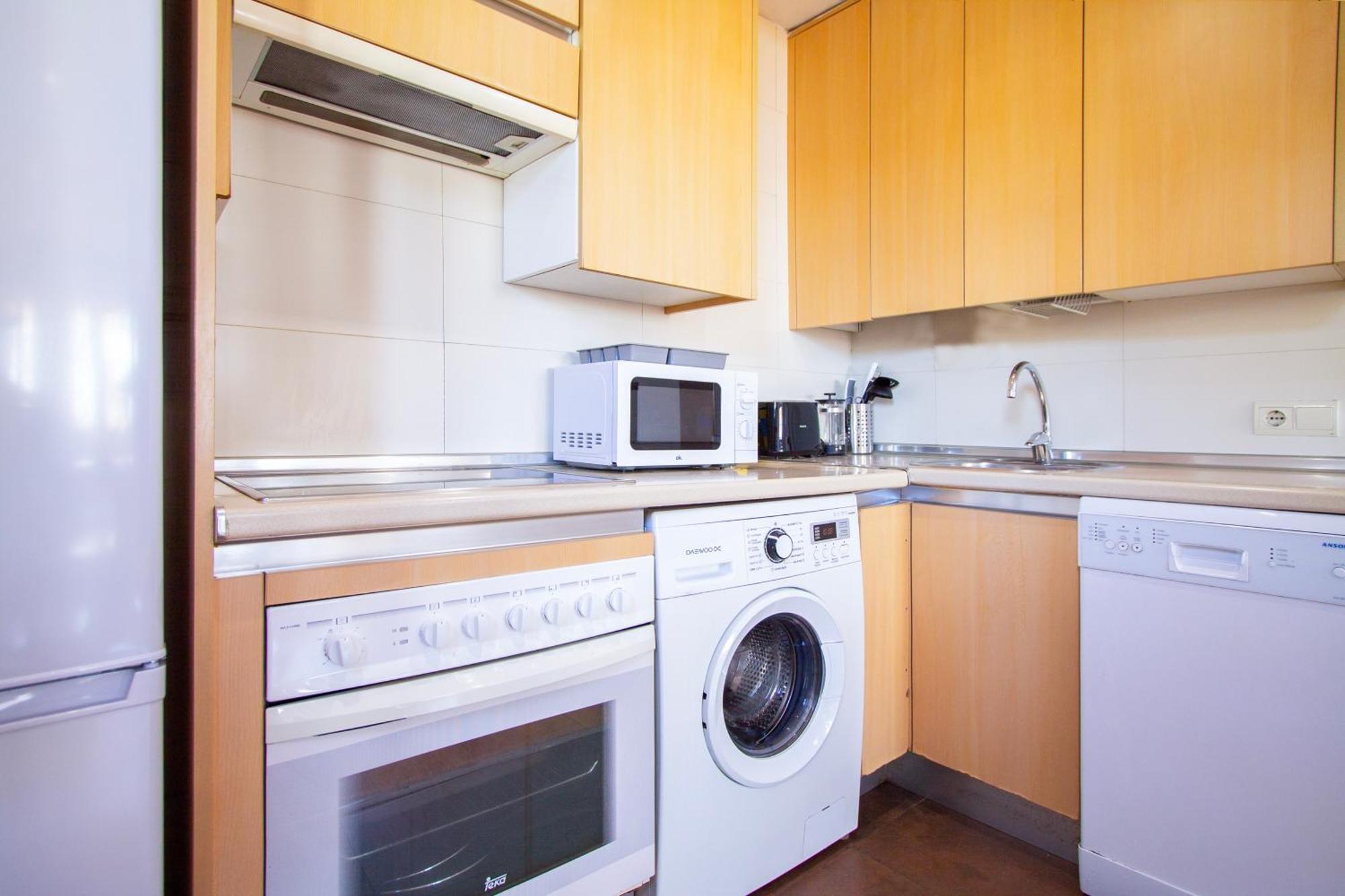 Apartamentos Adelfas Madrid Exterior photo